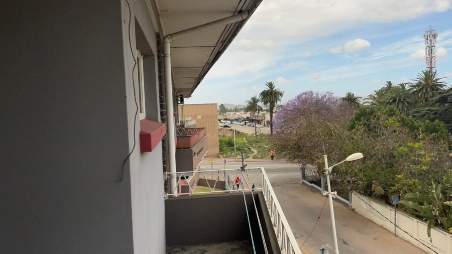 2 Bedroom Property for Sale in Uitenhage Upper Central Eastern Cape